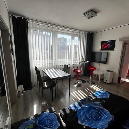 Monfas Apartment Barrandov Prag Exterior foto
